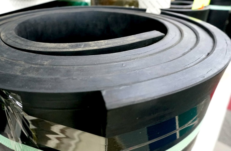 민고무 검정 (롤단위판매)